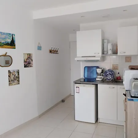 Studio Cosy Au Coeur De 18 M² A 5 Min Du Palais Des Festivals Apartment *